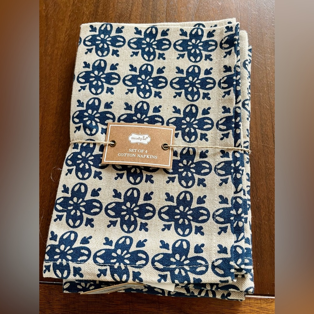 Set of 4 Flower Bungalow Cotton Napkins